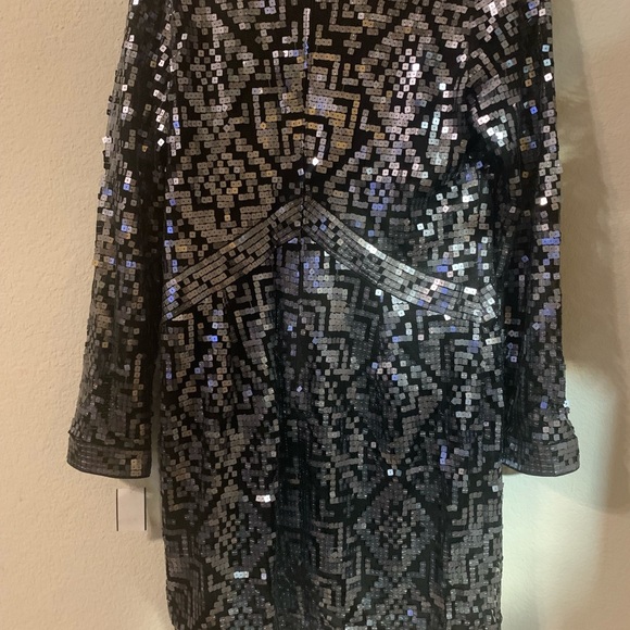 ❌SOLD❌ Tadashi Shoji Geometricaly Sequined Illusion Dress Size 14 - Picture 10 of 11